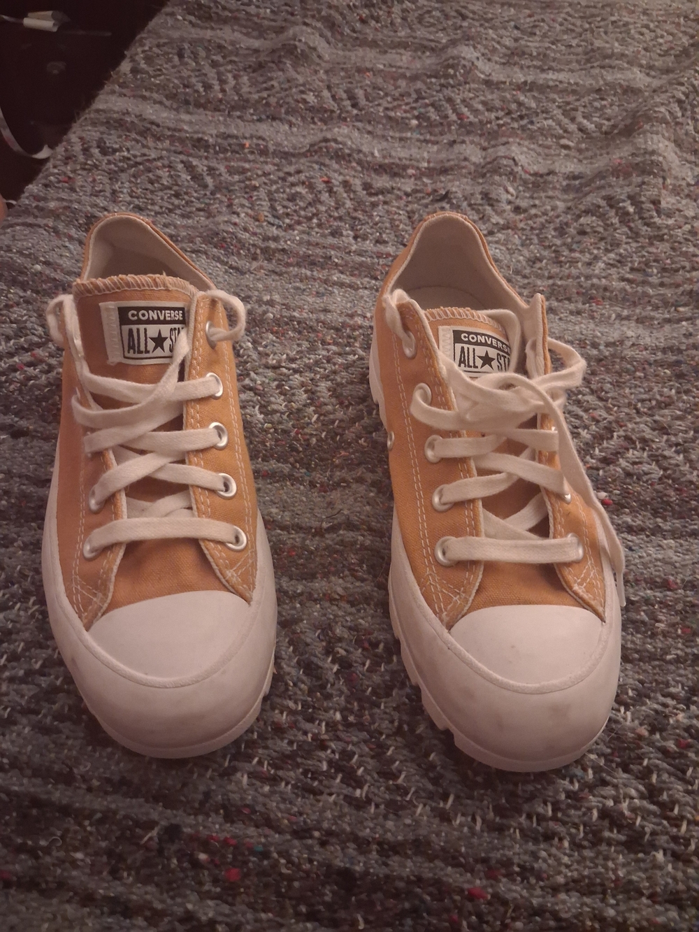 Woman's Converse Low Top Platfom In Mustard